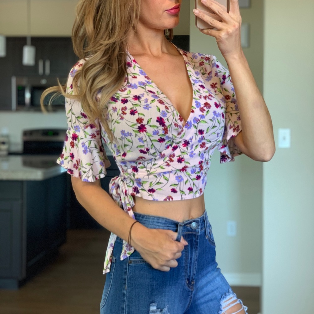 -Blush Floral Wrap Crop- - Picture 2 of 4